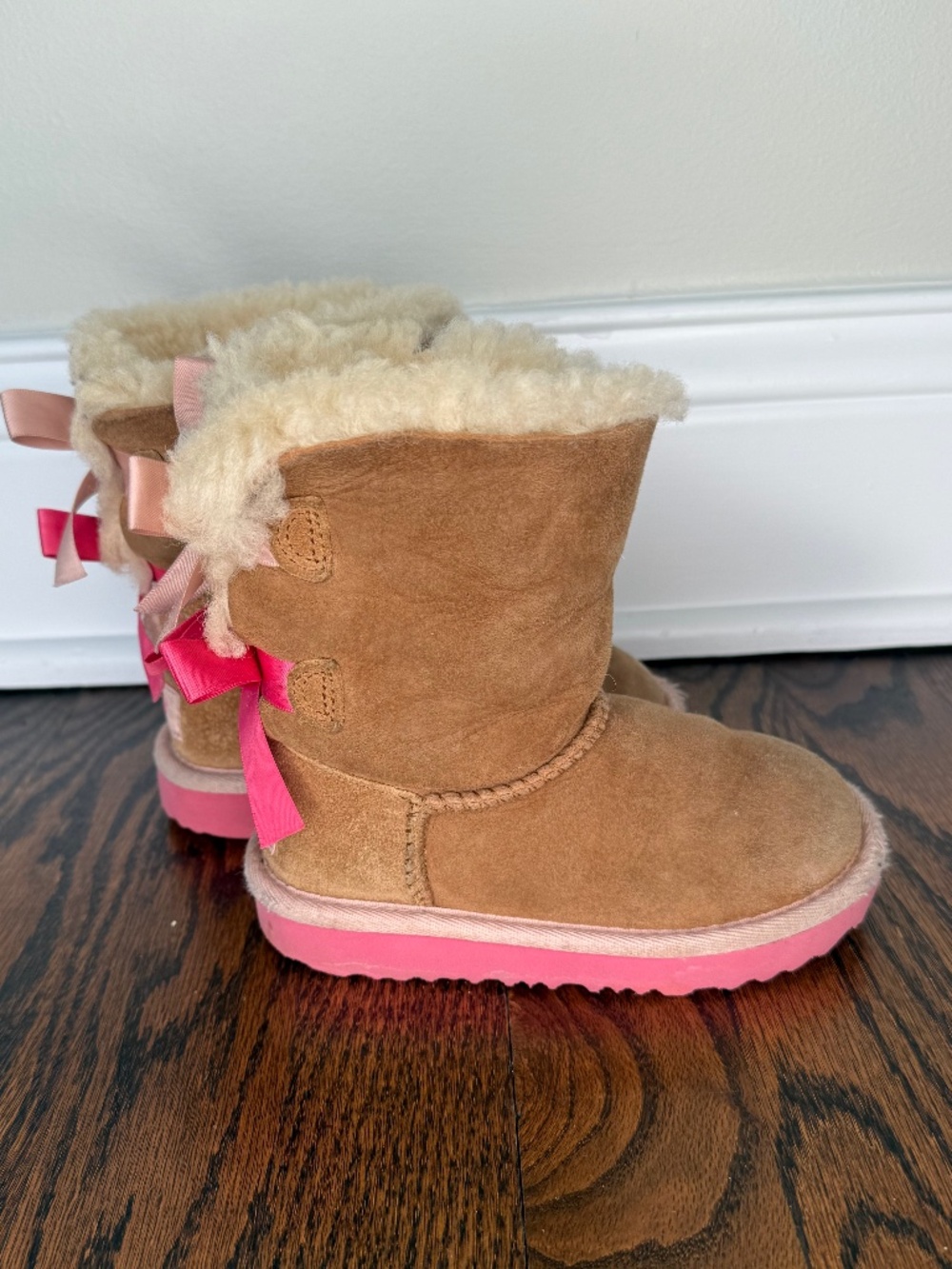 UGG Girls Size 8 Little Girl Brown Mid-Calf Boots with Pink Bows